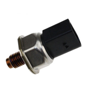 Capteur pression carburant 059130758J